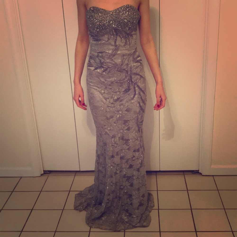 Beautiful, dramatic beaded prom dress!